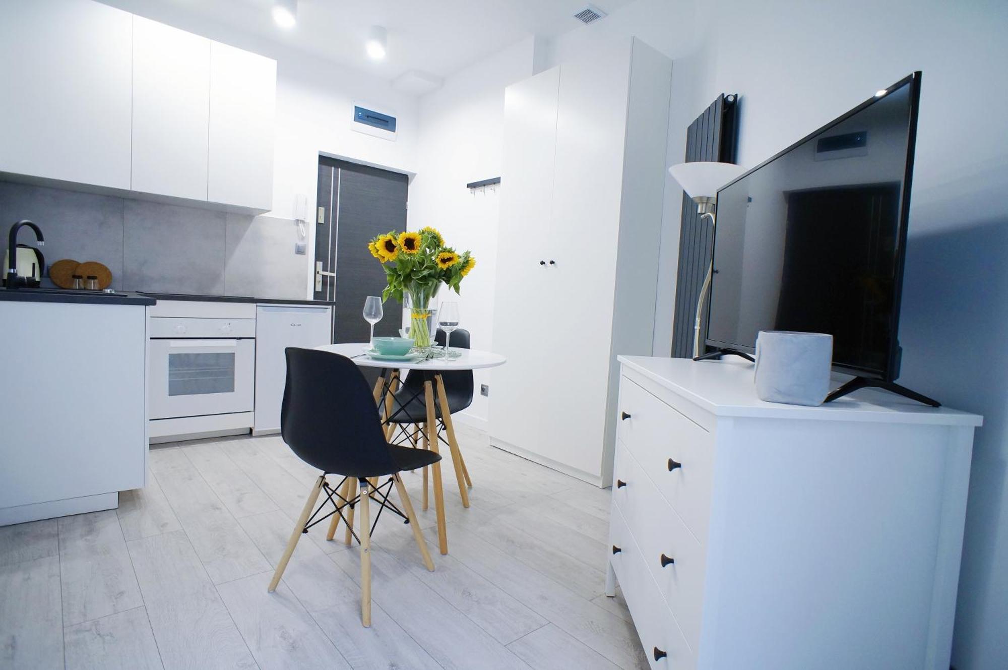 Polonia Art Apartments In The City Center Катовице Екстериор снимка