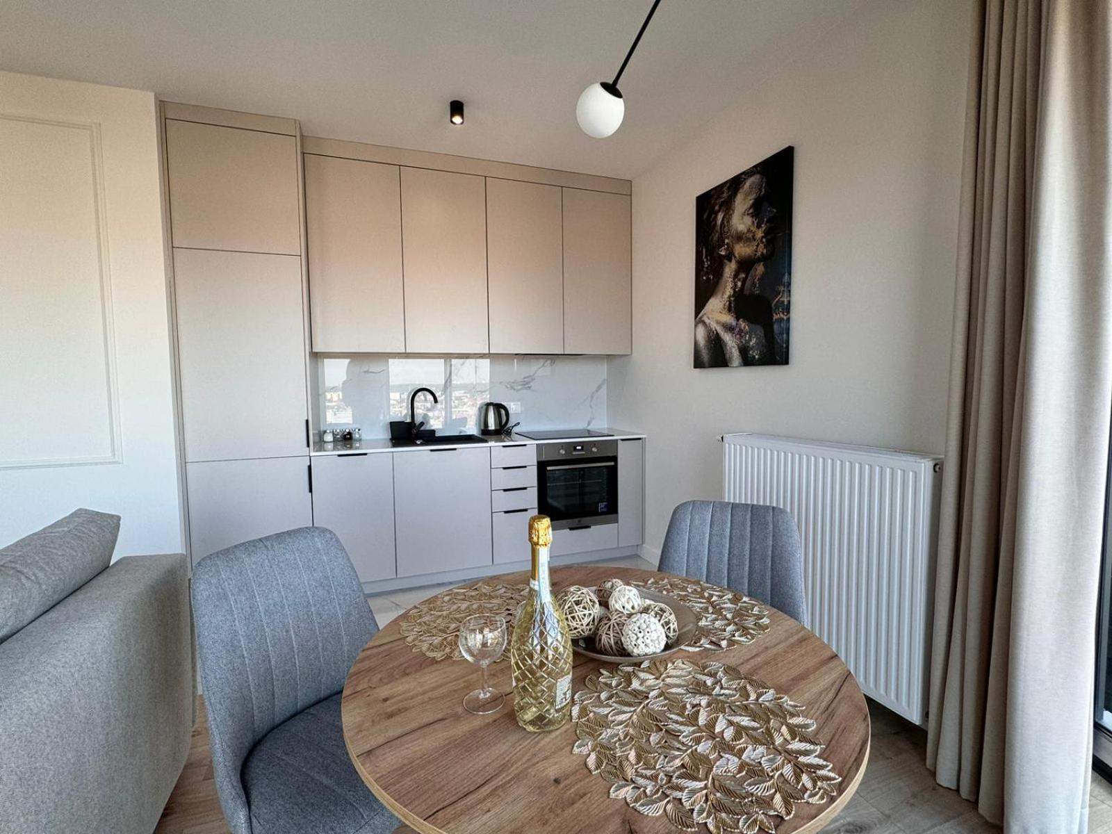 Polonia Art Apartments In The City Center Катовице Екстериор снимка