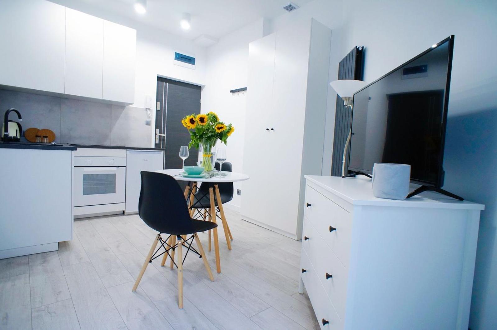 Polonia Art Apartments In The City Center Катовице Екстериор снимка